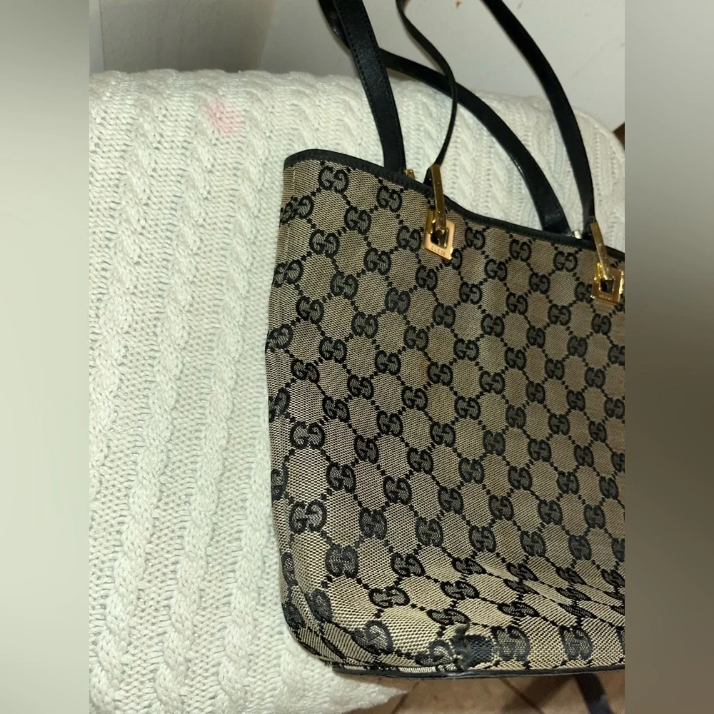 Gucci Monogram Vintage Bucket Bag - Picture 12 of 15